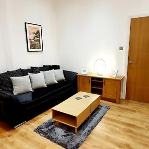 Superb 2 Beds 2 Baths New W/ Garden+patio Bournemouth
